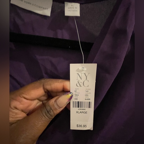 NY & Company Purple Sleeveless Top - Picture 3 of 3